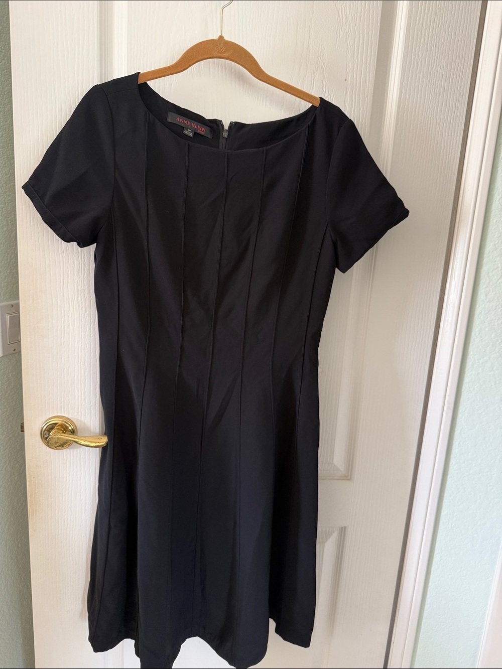 Anne Klein Black Short-Sleeve Ponte Sheath Dress, size 10